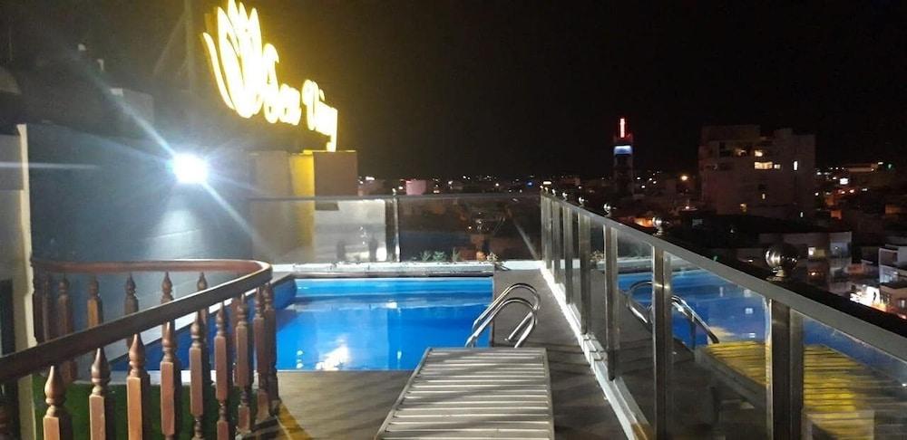 Sen Vang Luxury Hotel Nha Trang Exteriér fotografie